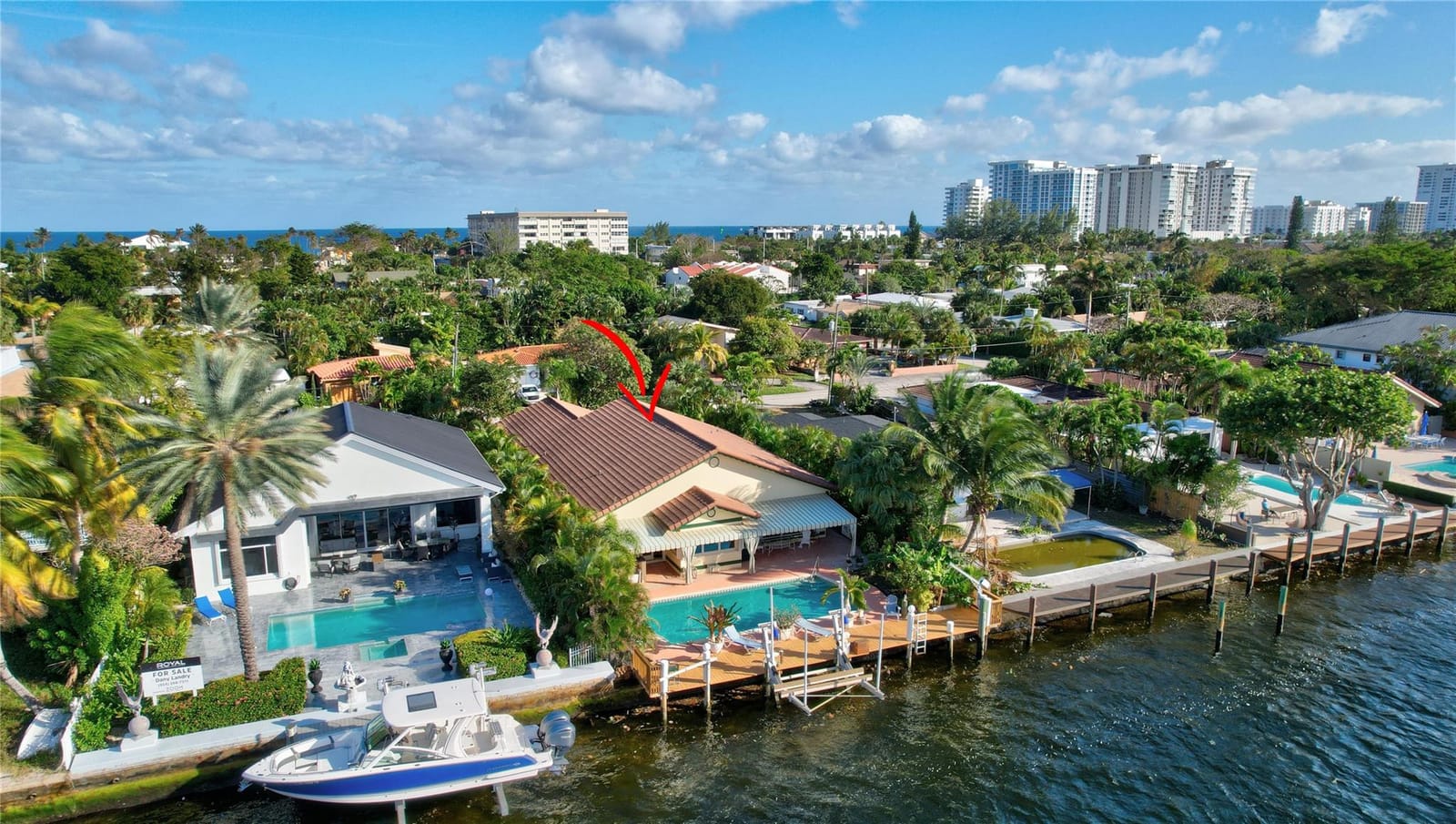 305 S Riverside Drive — photo 3