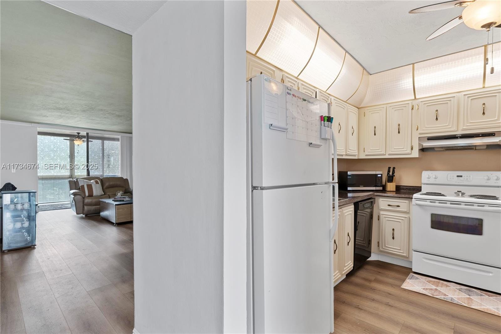 2851 Somerset Drive 415 — photo 7