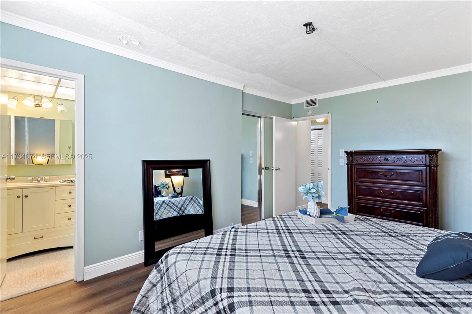 2851 Somerset Drive 415 — photo 8