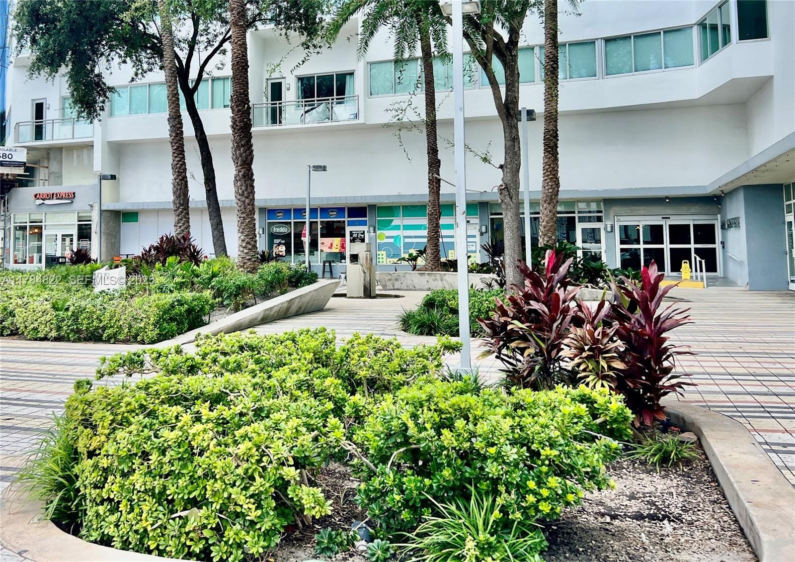 7135 Collins Avenue 621 — photo 4