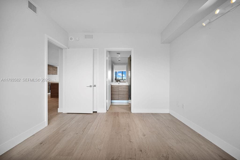 650 NE 32nd Street 1004, Miami, FL 33137 photo 13