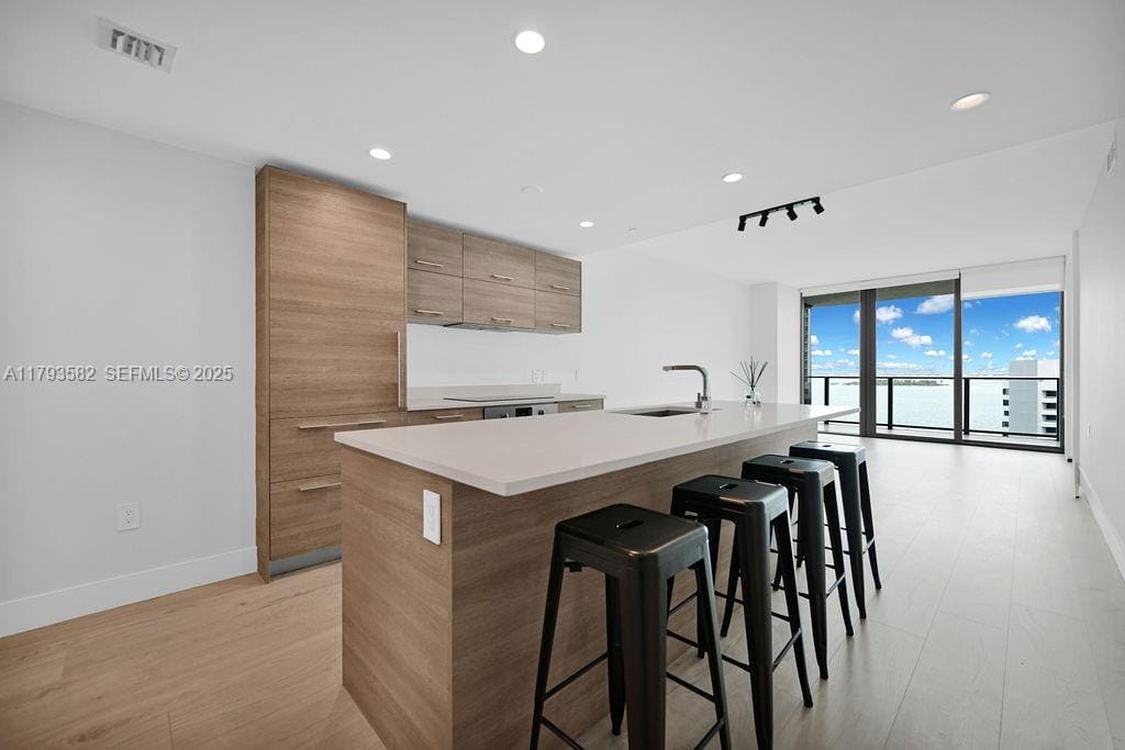 650 NE 32nd Street 1004, Miami, FL 33137 photo 25