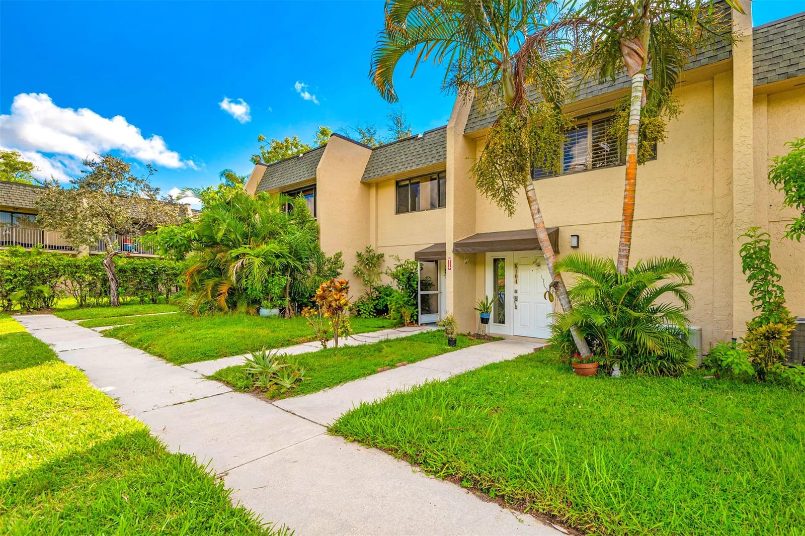 89 Deer Creek Road 104, Deerfield Beach, FL 33442
