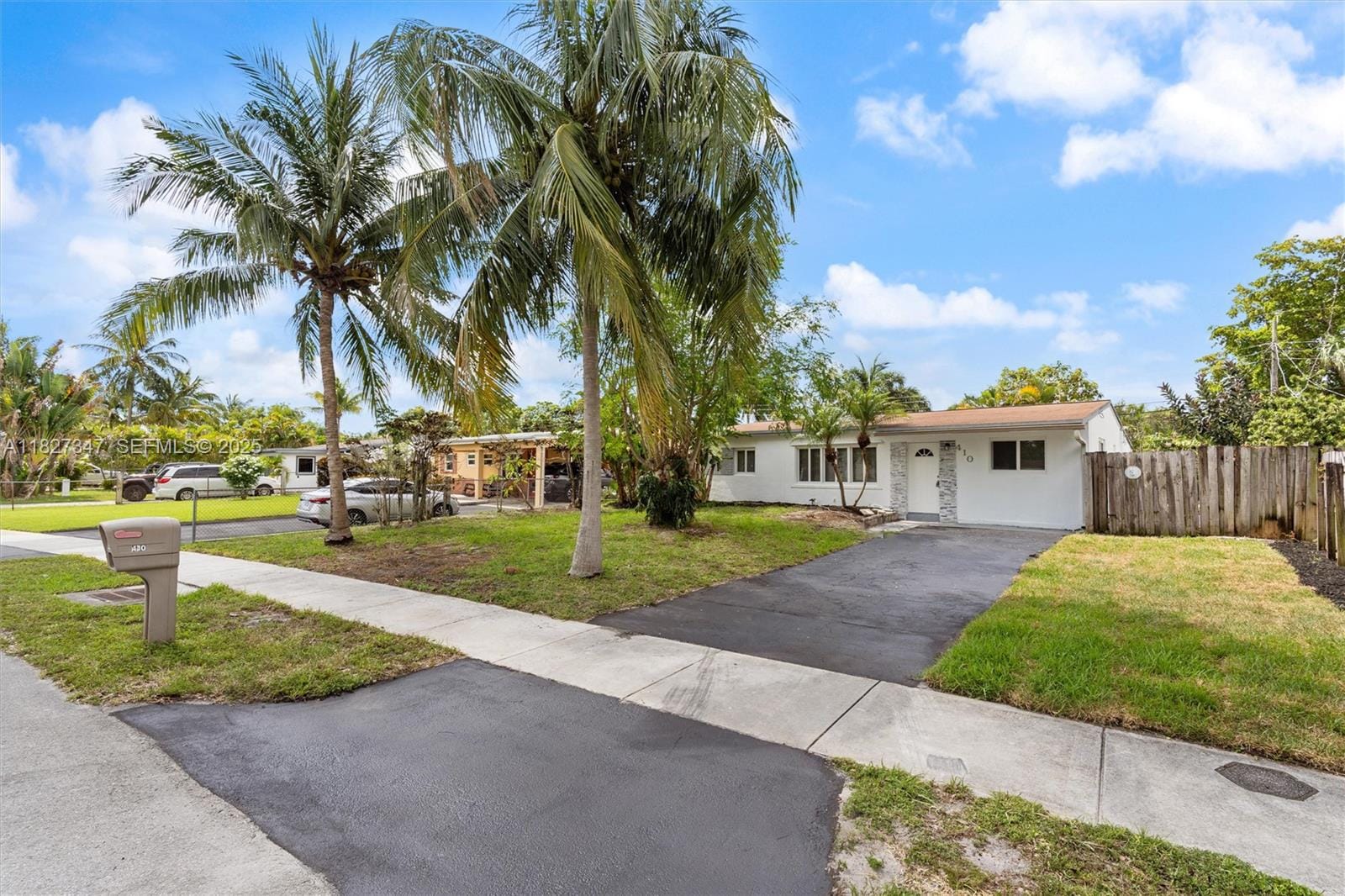 410 NE 58th Court, Oakland Park, FL 33334 photo 2