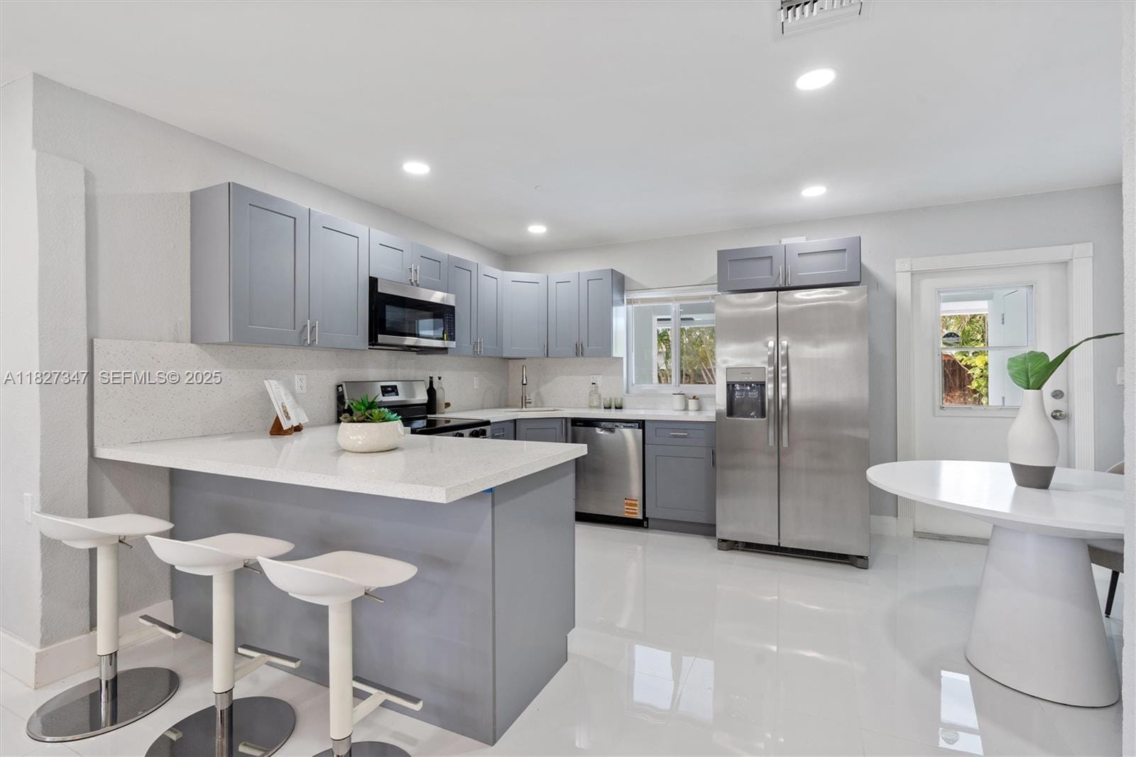 410 NE 58th Court, Oakland Park, FL 33334 photo 7