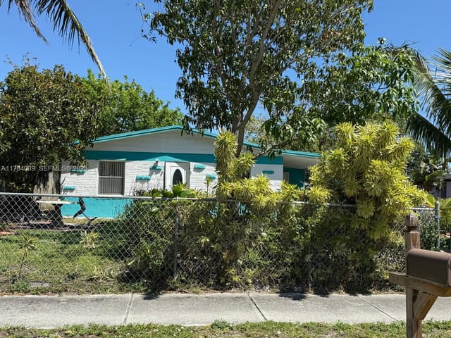 1128 W 6th Street, Riviera Beach, FL 33404
