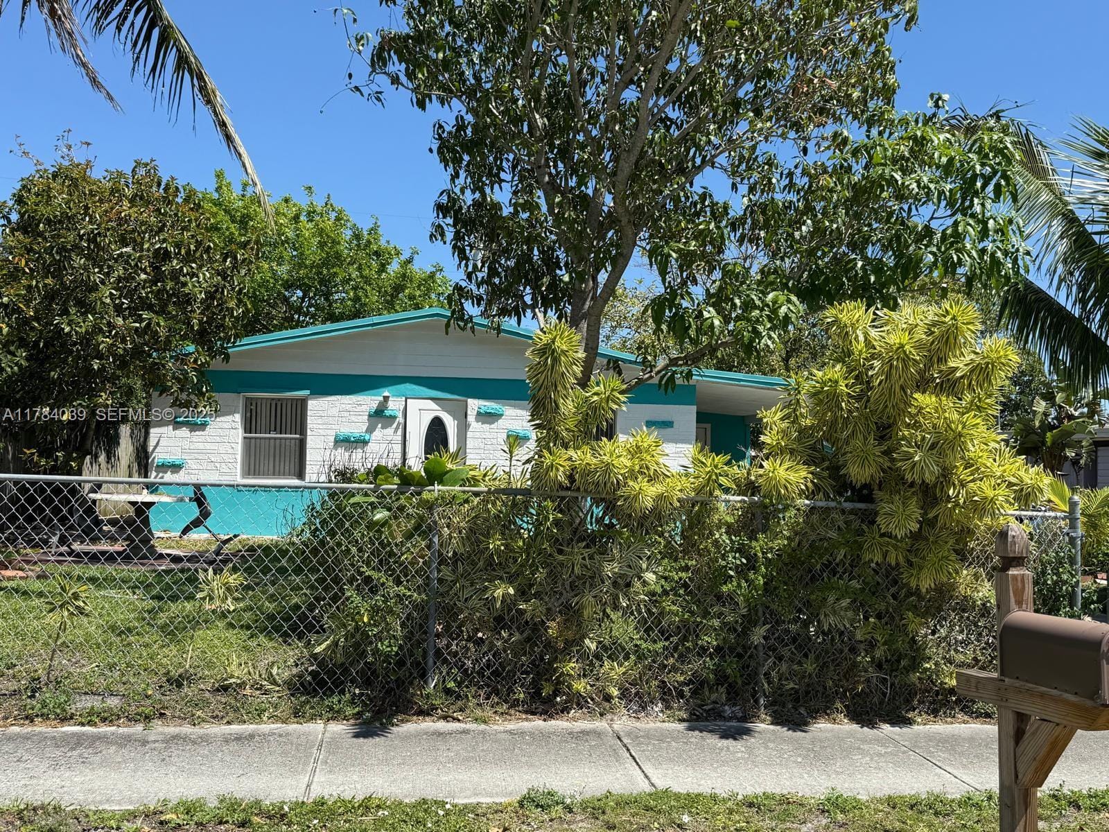 1128 W 6th Street, Riviera Beach, FL 33404