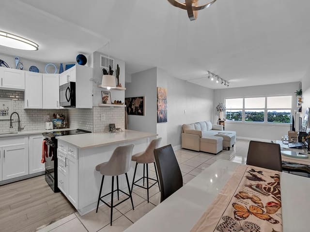 2555 NE 11th Street 708, sold in Horizon House, Fort Lauderdale, FL
