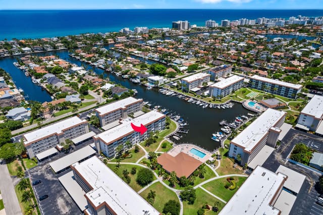 910 Dogwood Drive 443, Delray Beach, FL 33483