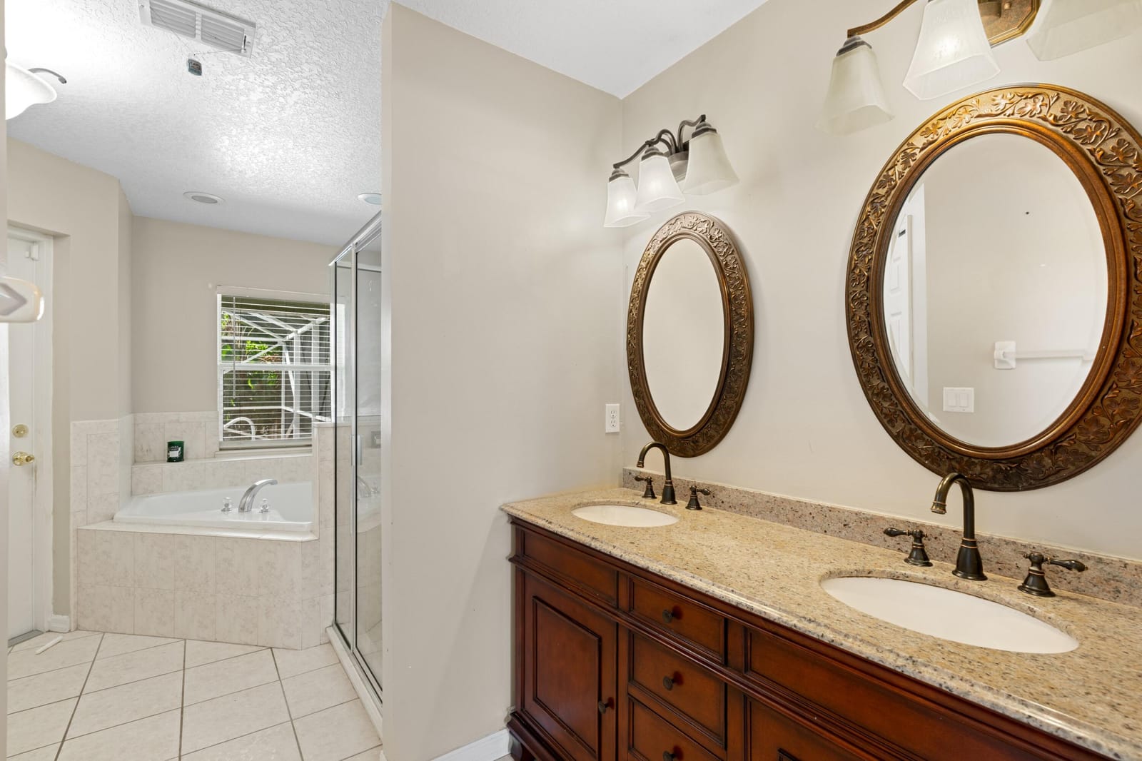 1042 SW Janette Avenue — photo 11