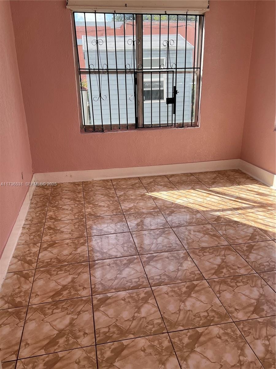 6730 NE Miami Place — photo 9