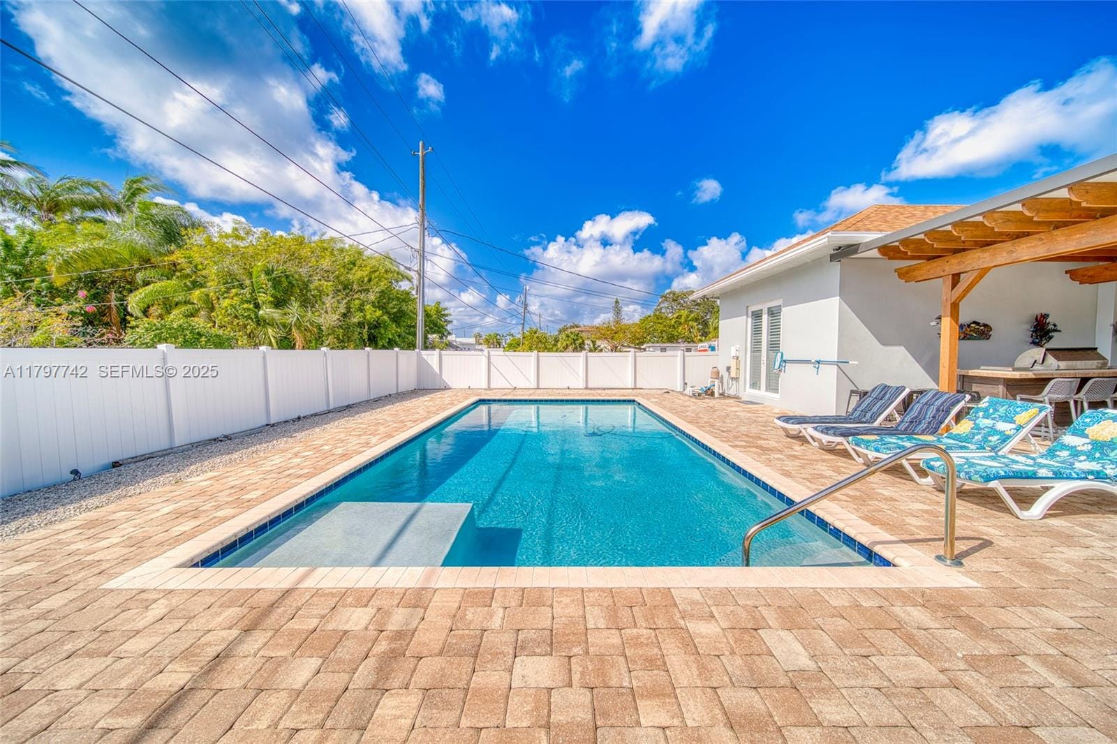 207 SW 11th Street, Dania Beach, FL 33004 photo 6