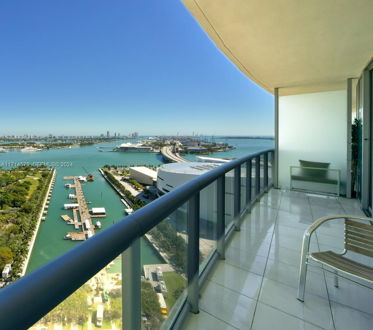 888 Biscayne Boulevard 2511 — photo 2