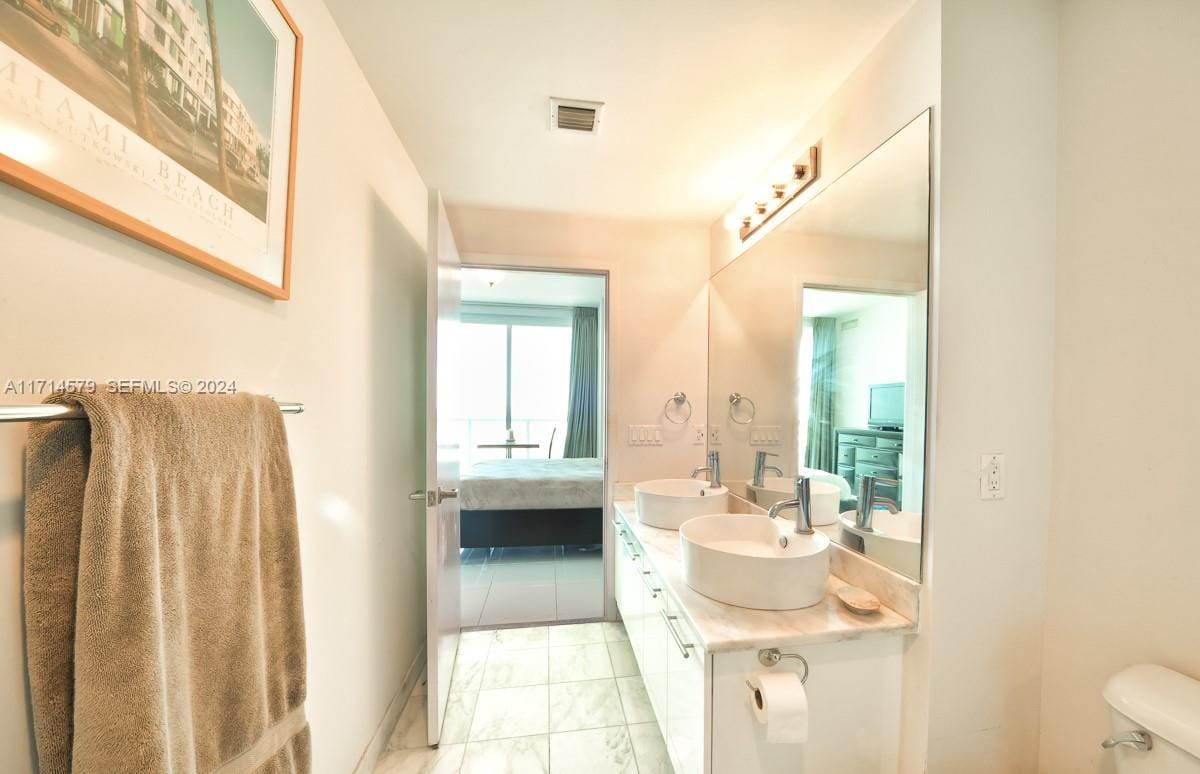 888 Biscayne Boulevard 2511 — photo 9