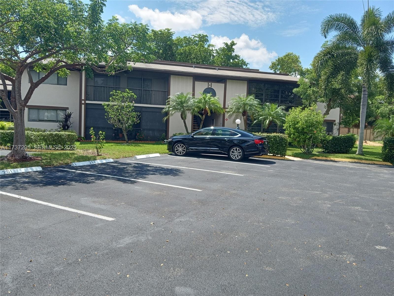 9668 S Belfort Circle 101 — photo 4