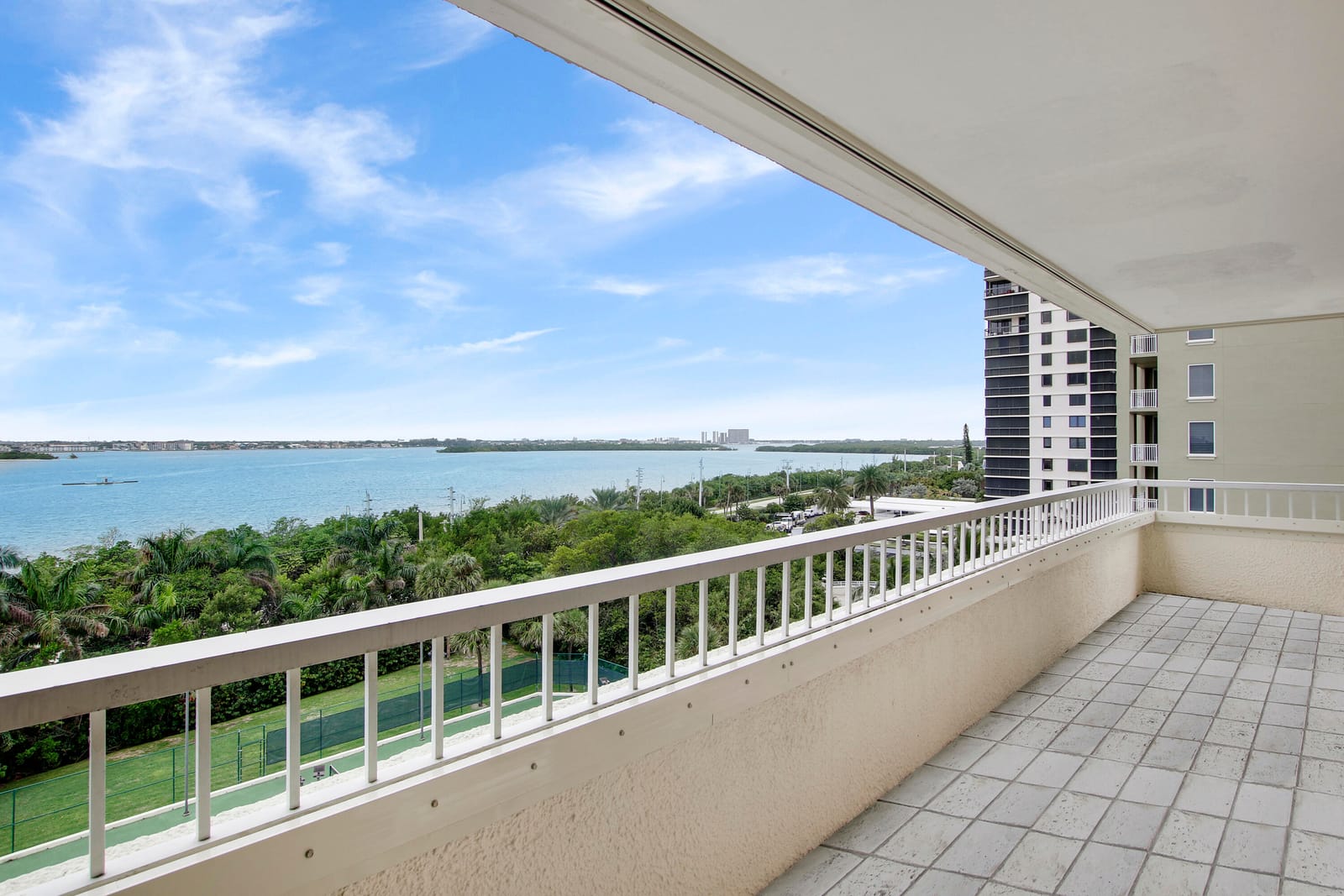 5280 N Ocean Drive 4d — photo 9