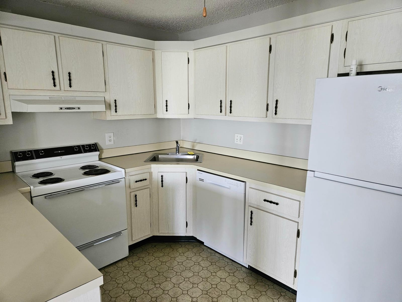 5991 Whispering Pine Way D-2, Greenacres, FL 33463 photo 14