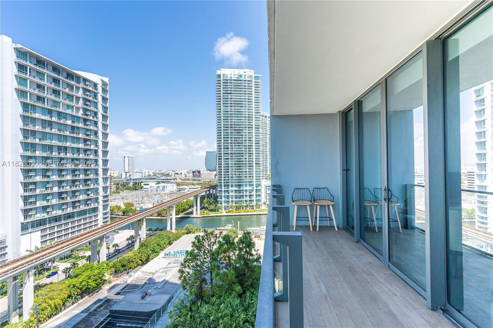 88 SW 7th Street 1008, Miami, FL 33130 photo 2