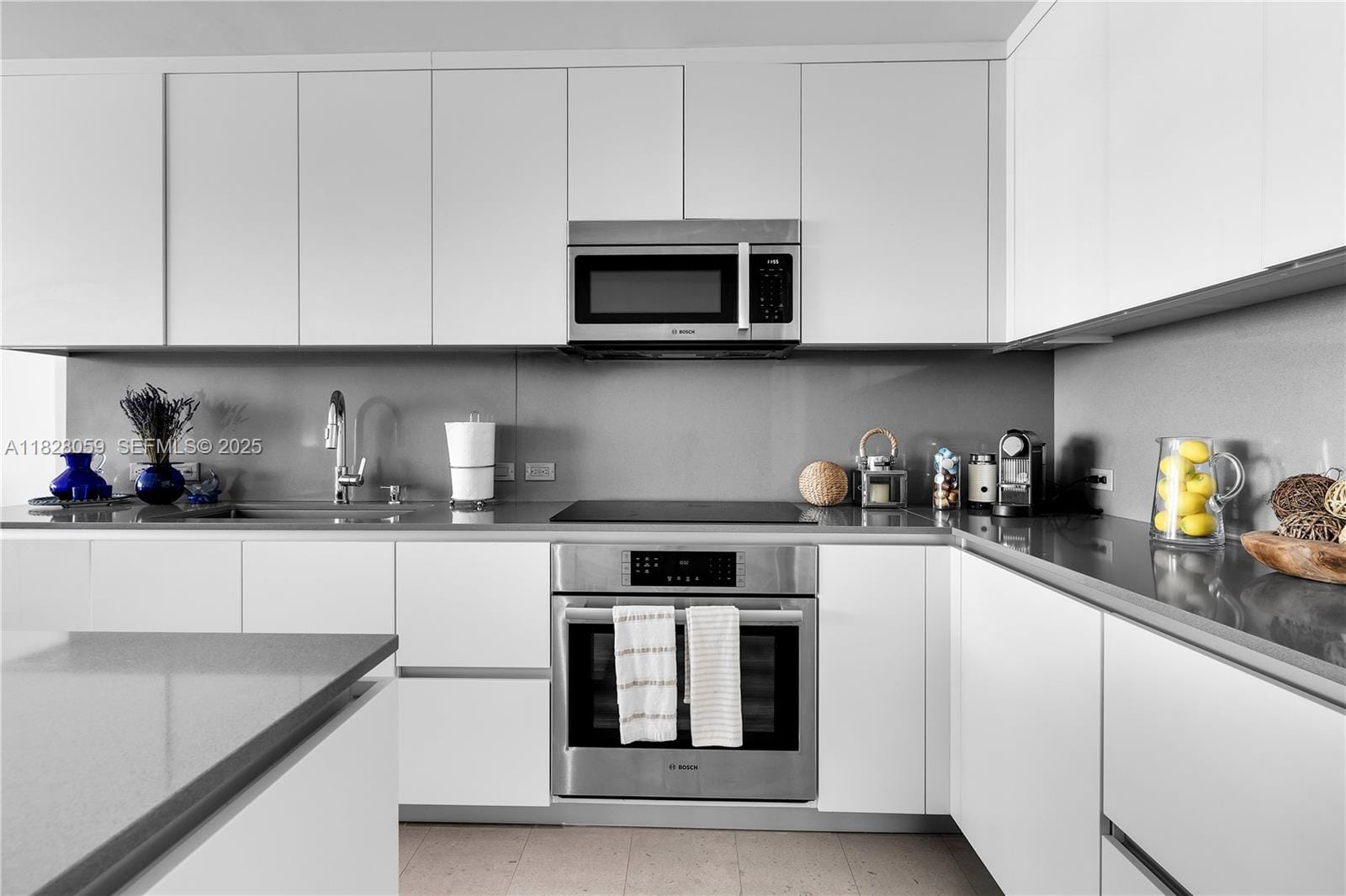 88 SW 7th Street 1008, Miami, FL 33130 photo 12