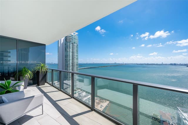 460 NE 28th Street 3208, Miami, FL 33137