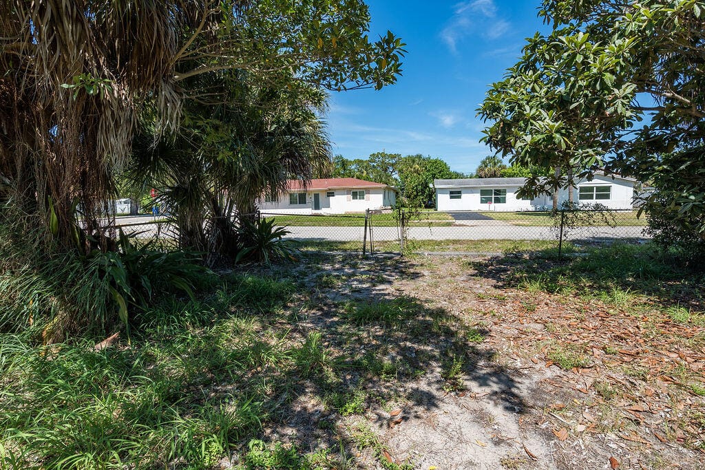 371 W 34th Street, Riviera Beach, FL 33404 photo 12
