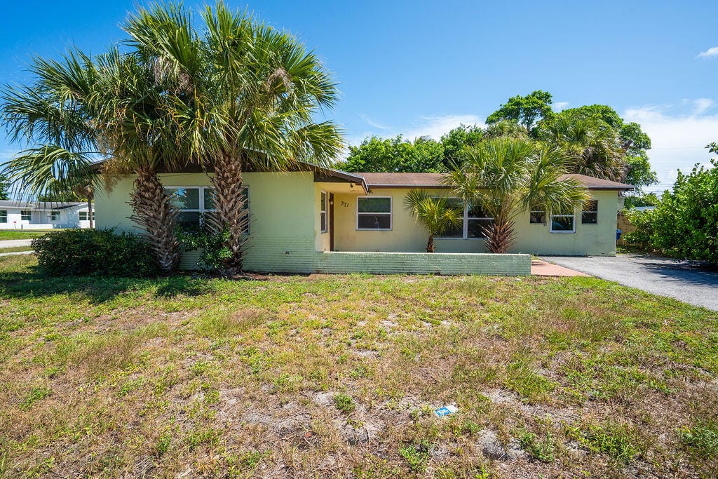 371 W 34th Street, Riviera Beach, FL 33404 photo 3