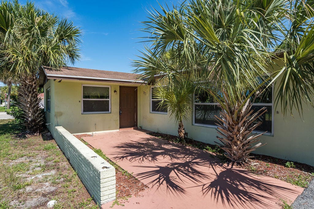 371 W 34th Street, Riviera Beach, FL 33404 photo 5