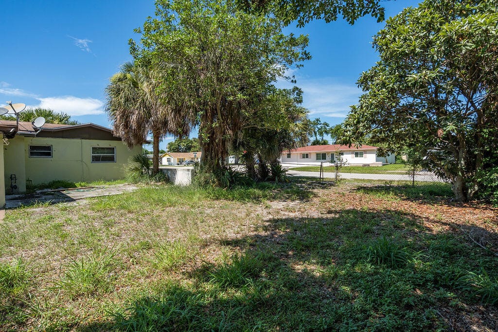 371 W 34th Street, Riviera Beach, FL 33404 photo 9