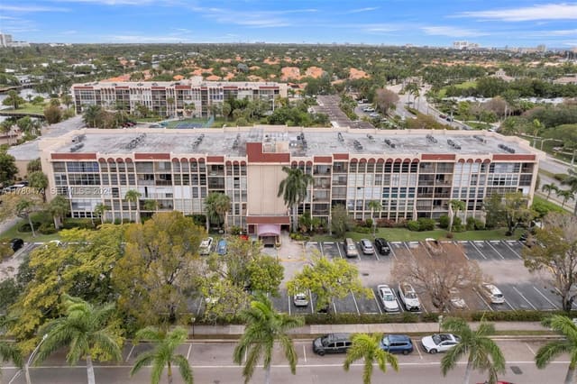 2101 Atlantic Shores Boulevard 201, Desoto Park North, Hallandale Beach, FL