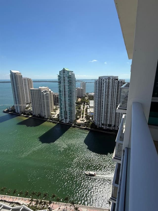 300 S Biscayne Boulevard 3716, sold in Met 1 Condo, Miami, FL