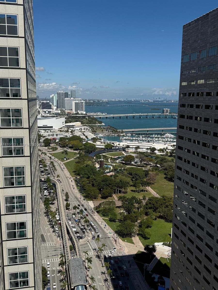 300 S Biscayne Boulevard 3716, Miami, FL 33131 photo 3
