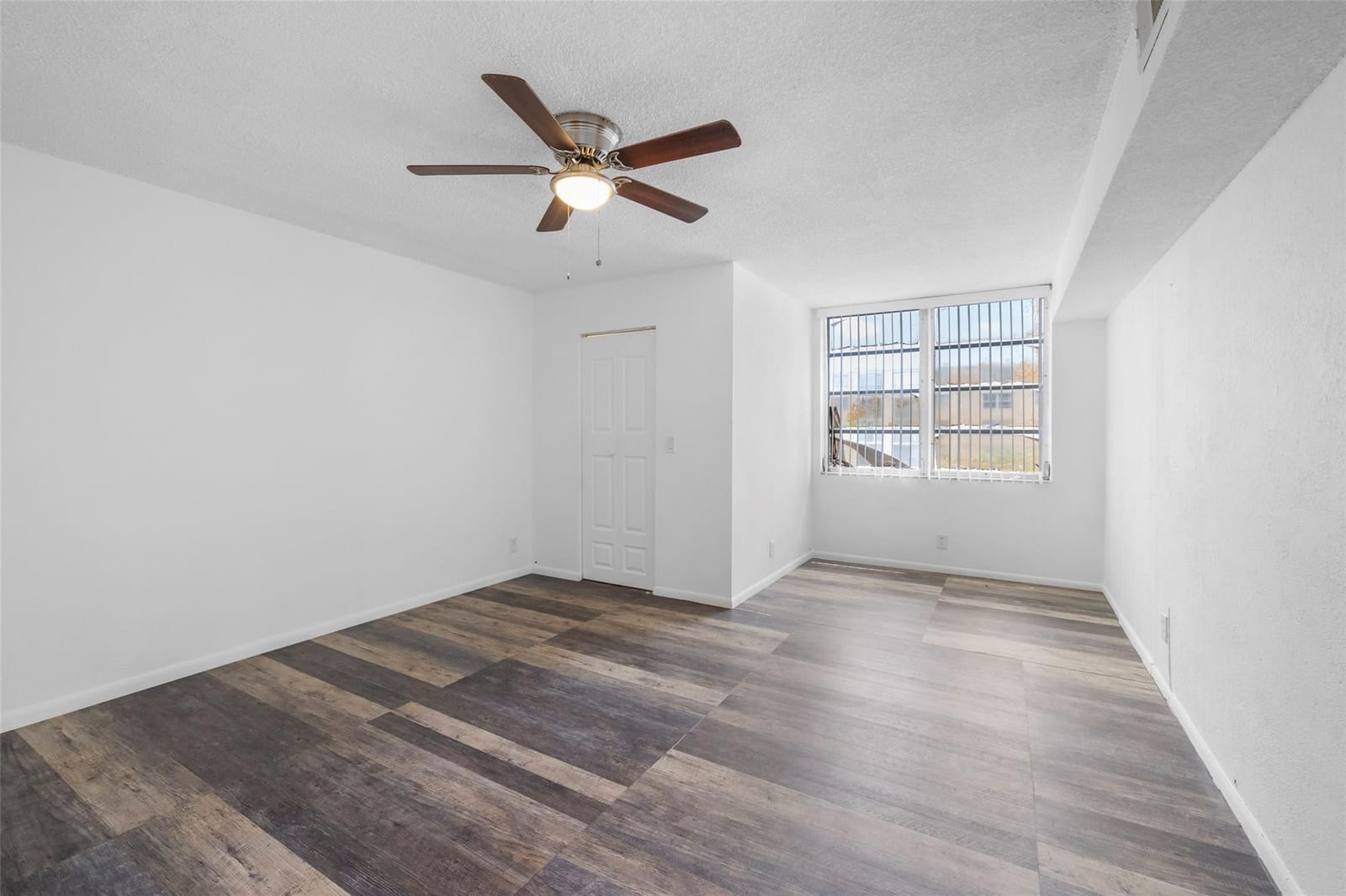 7760 NW 50th Street 305, Lauderhill, FL 33351 photo 2