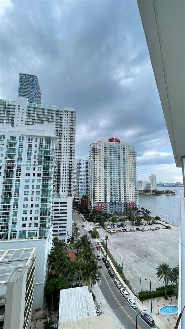 1300 Brickell Bay Drive 1611, Miami, FL 33131