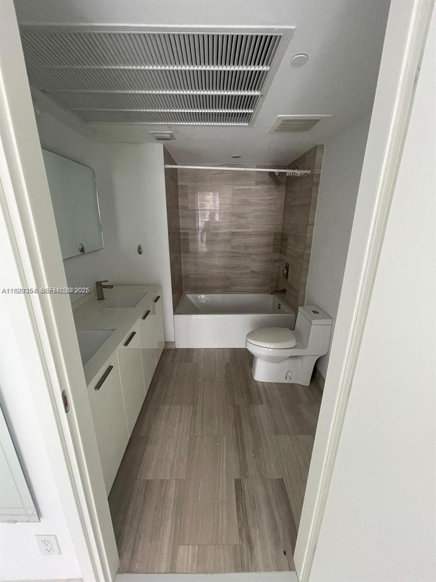 1300 Brickell Bay Drive 1611, Miami, FL 33131 photo 10
