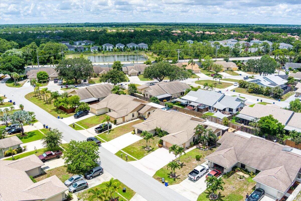 61 SE Taho Terrace, Stuart, FL 34997 photo 8