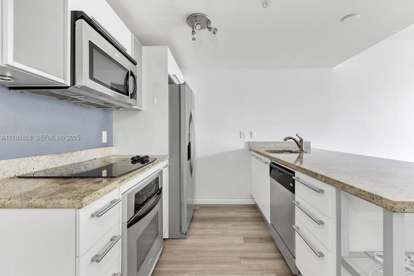 185 SW 7 Street 1508, Miami, FL 33130 photo 2