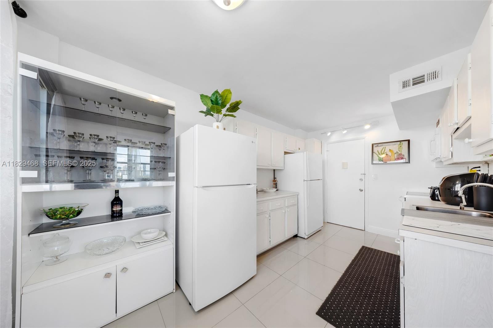 3161 S Ocean Drive 1510 — photo 11