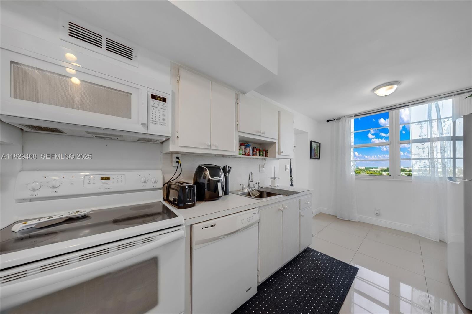 3161 S Ocean Drive 1510 — photo 12