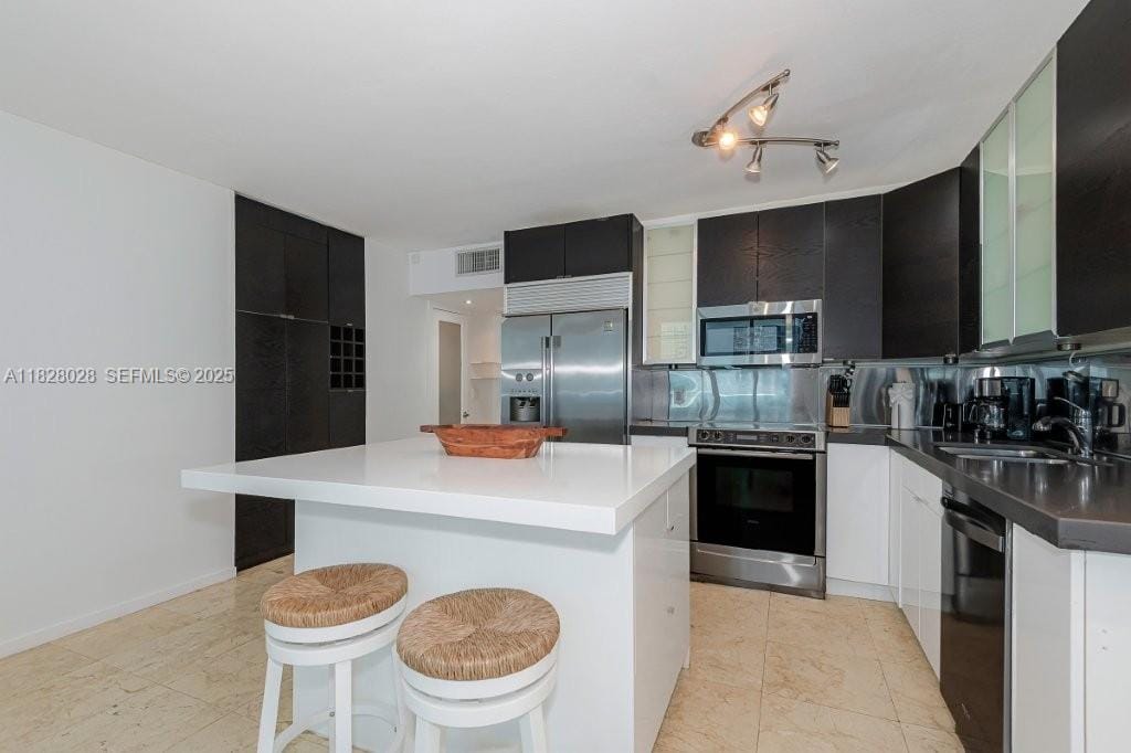 2301 Collins Avenue 705 — photo 9