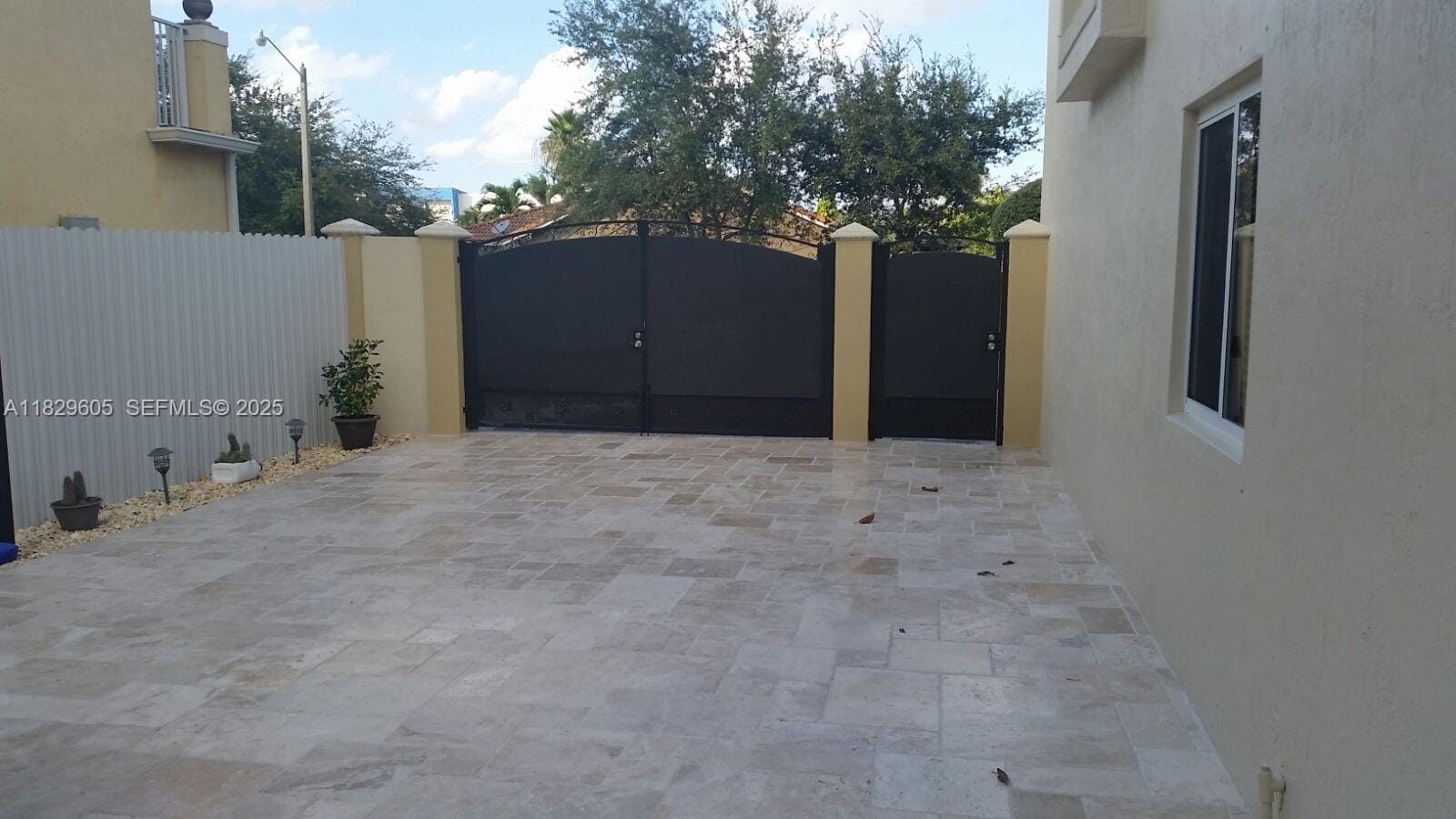 14432 SW 38th Lane — photo 3