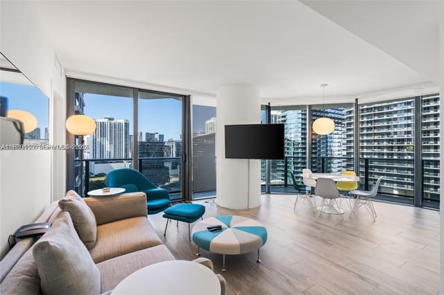 55 SW 9th Street 1801, Miami, FL 33130