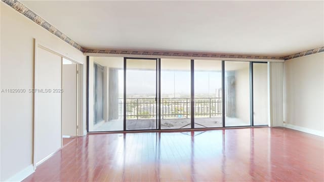 11113 Biscayne Boulevard 2056, Miami, FL 33181