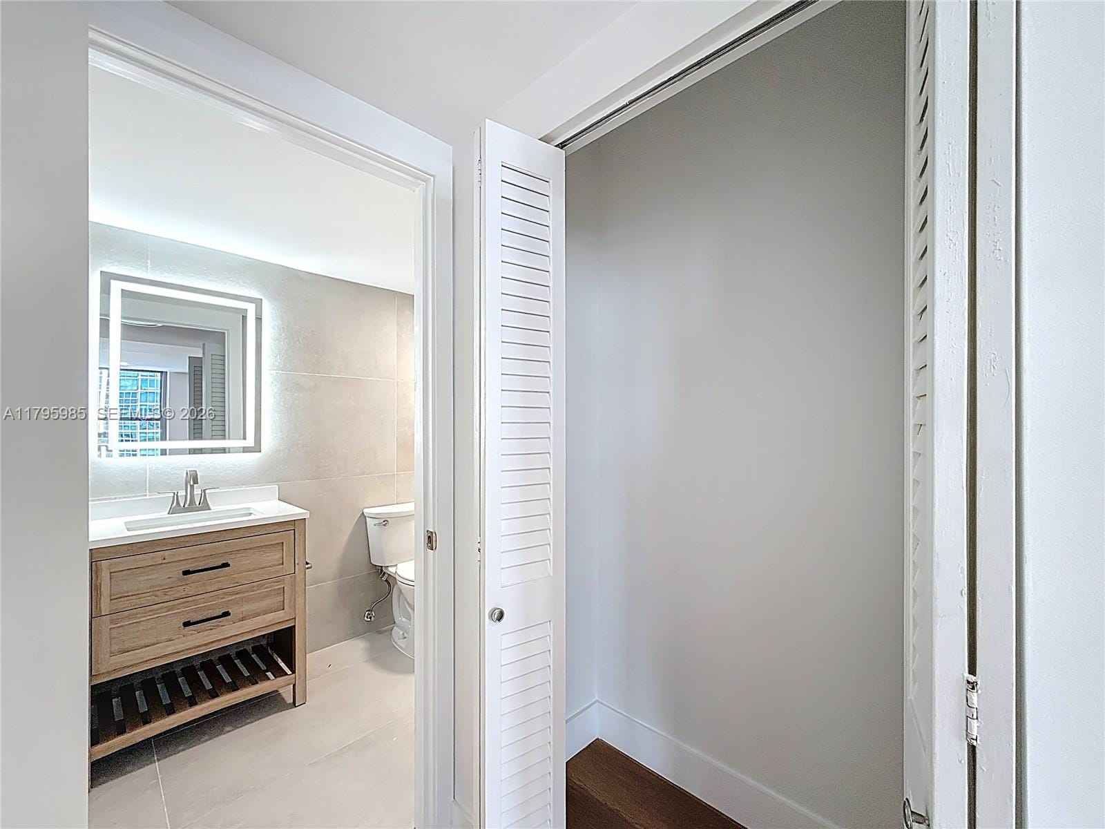 2899 Collins Avenue 1218, Miami Beach, FL 33140 photo 29