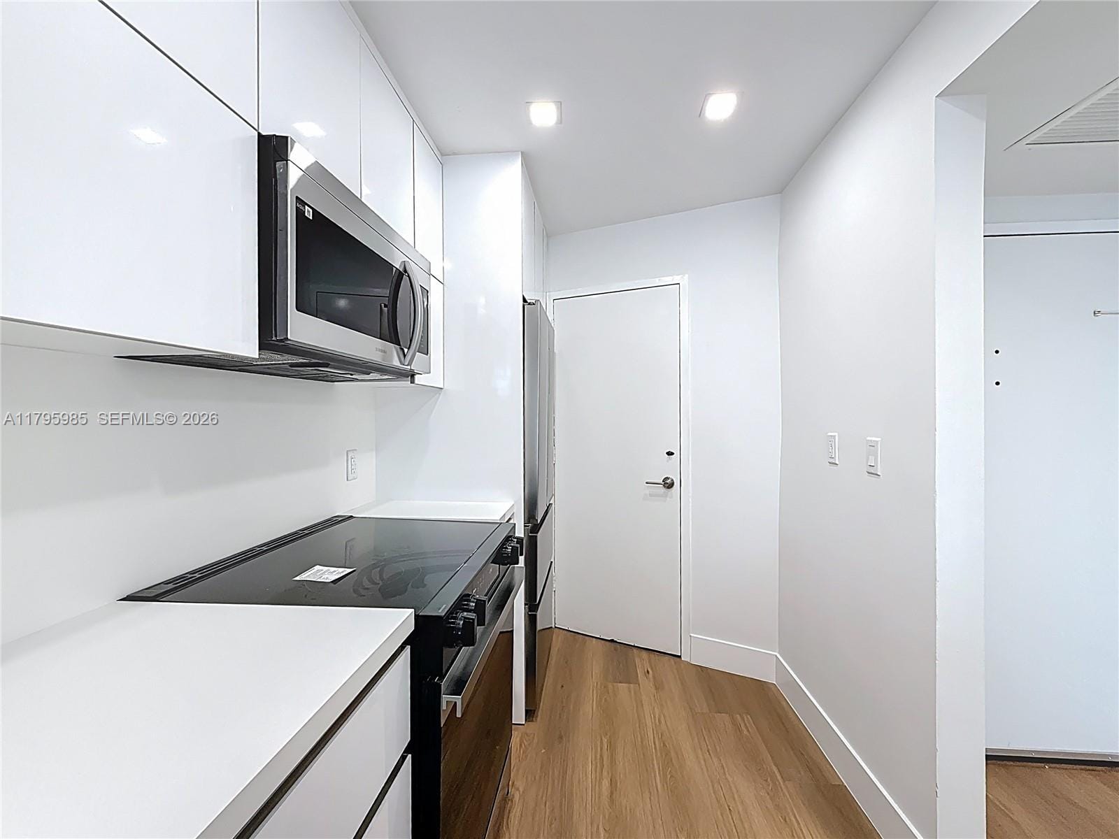 2899 Collins Avenue 1218 — photo 8