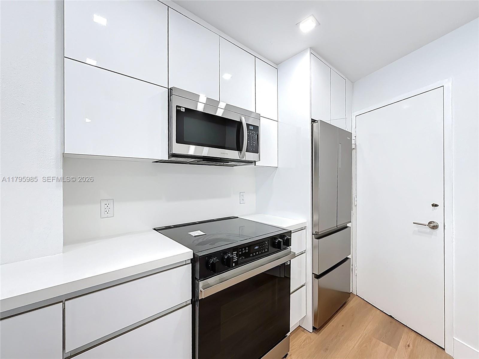 2899 Collins Avenue 1218 — photo 10