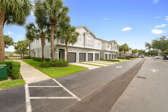 3030 Grandiflora Drive, sold in Magnolia Bay Condomimium, Greenacres, FL