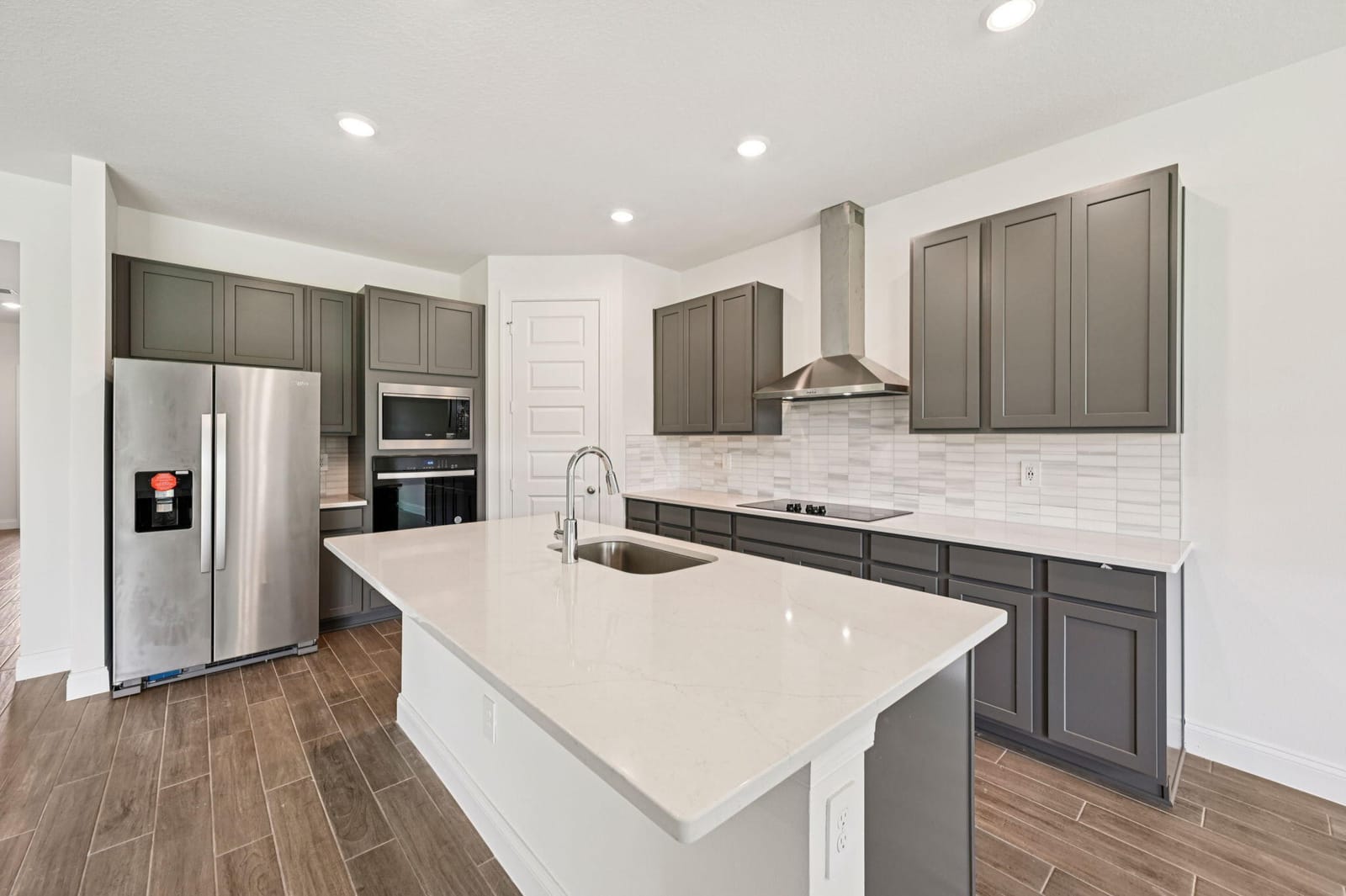 5661 Hampton Park Circle — photo 11