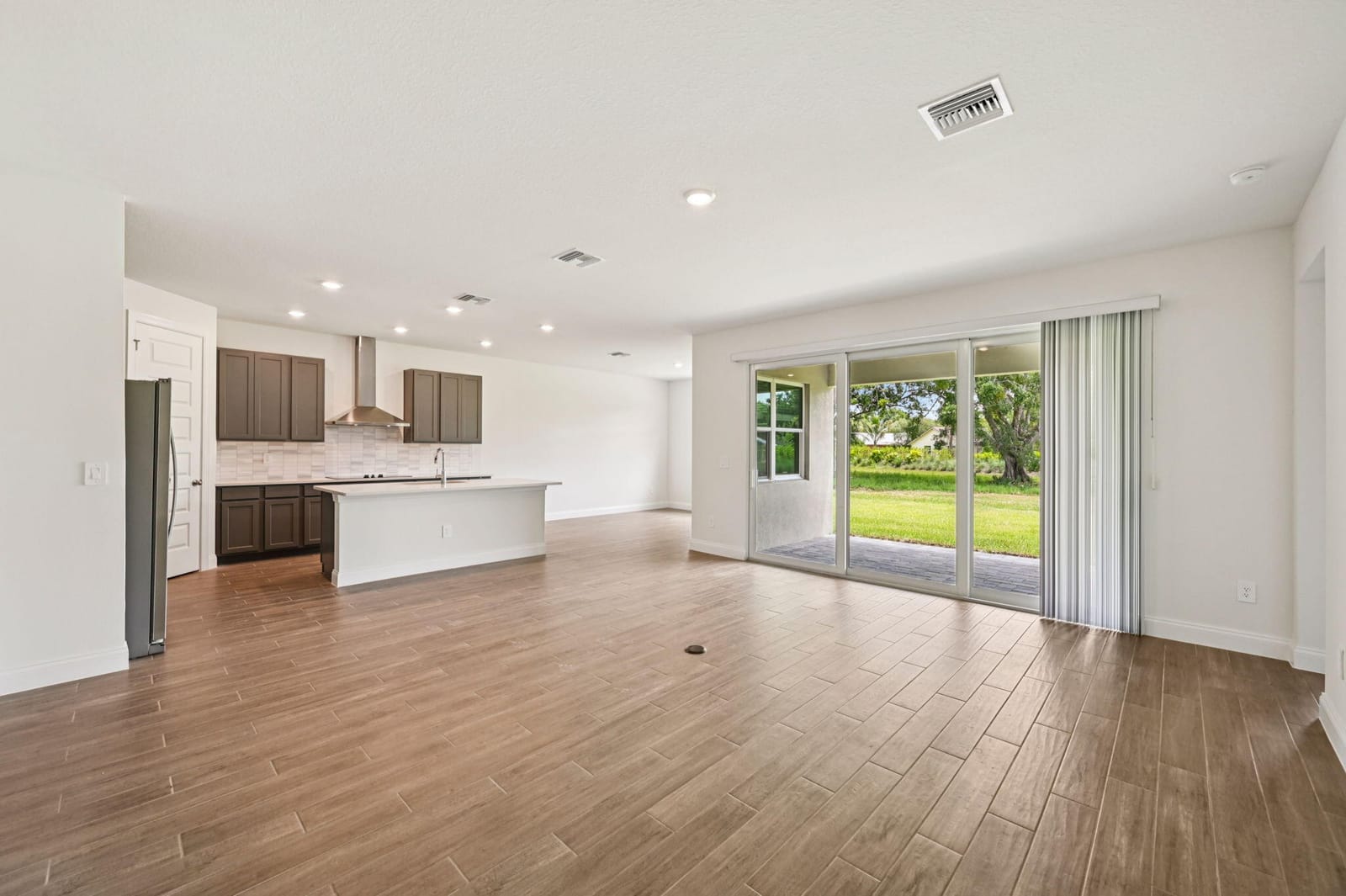 5661 Hampton Park Circle — photo 6