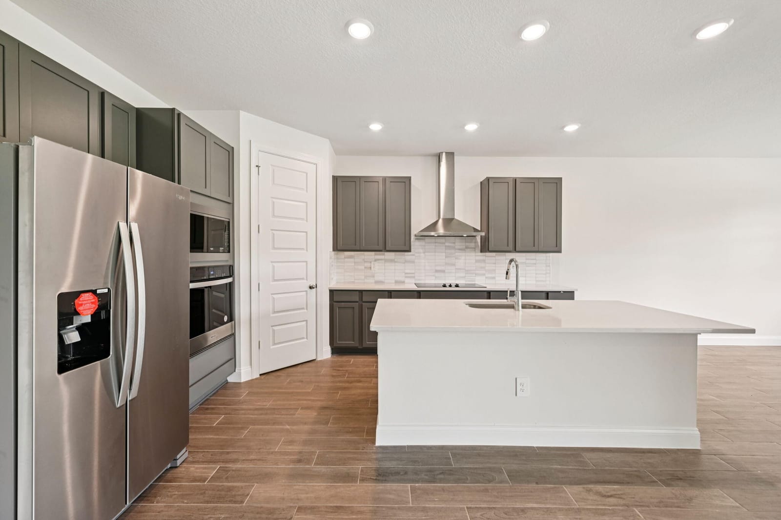 5661 Hampton Park Circle — photo 10