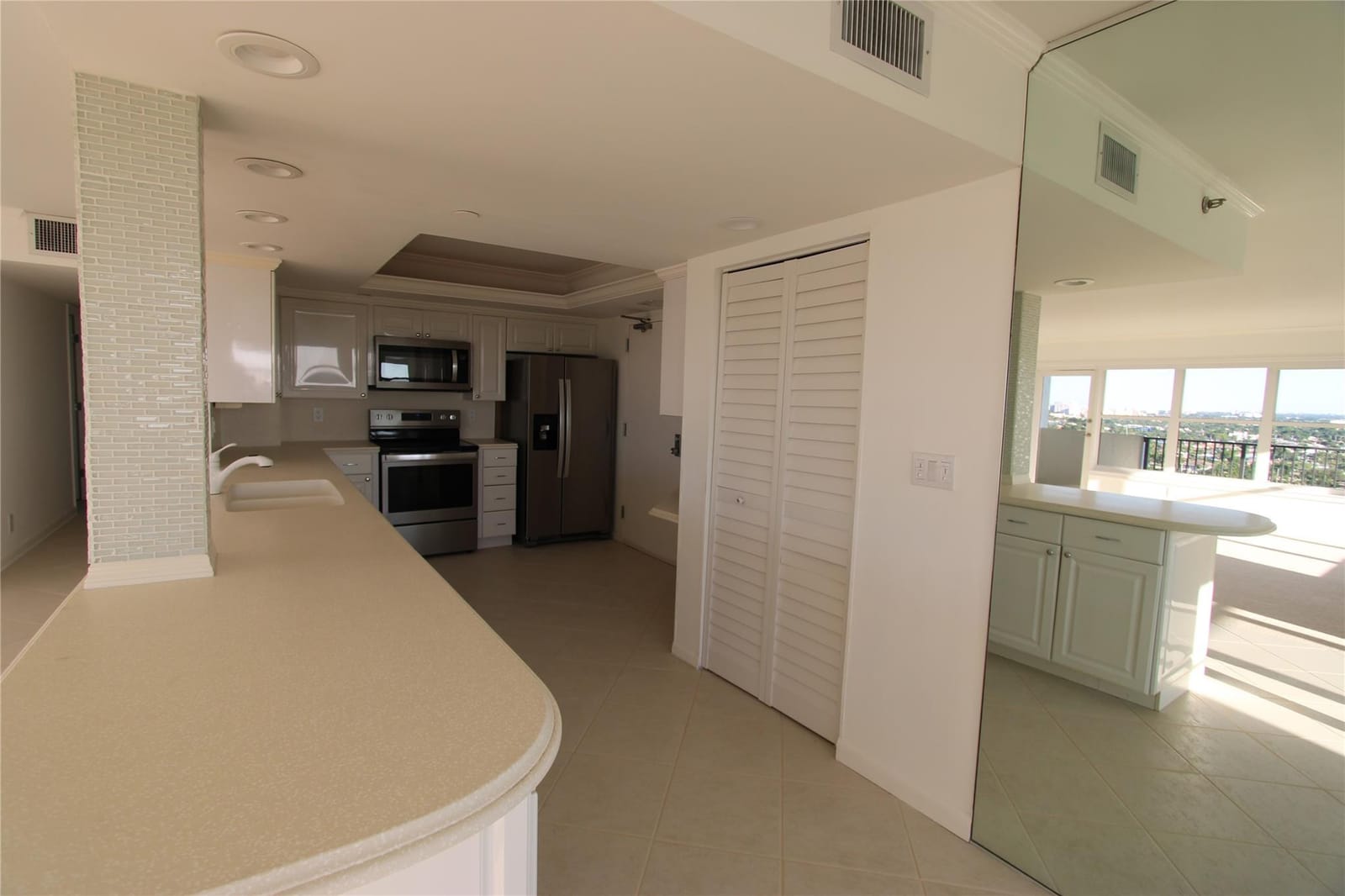 3200 Port Royale Drive 2007 — photo 4